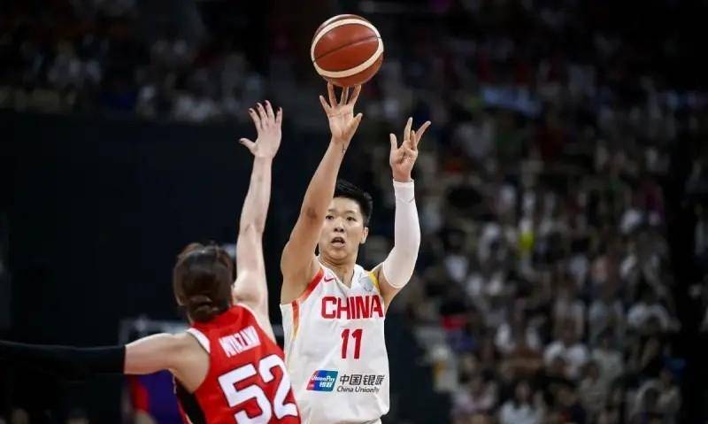 科米尔vs琼斯一番战 科米尔vs琼斯一番战