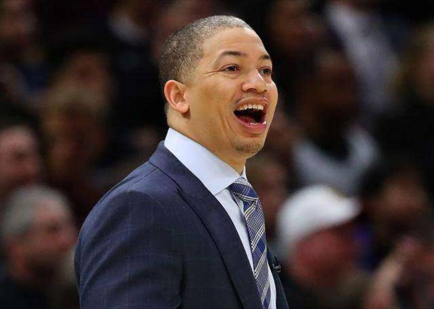 爱游戏手机版-今晨葡萄牙体育调整名单以备NBA常规赛，扳平良机环节打磨，球迷炸锅，临场指挥获称赞的简单介绍