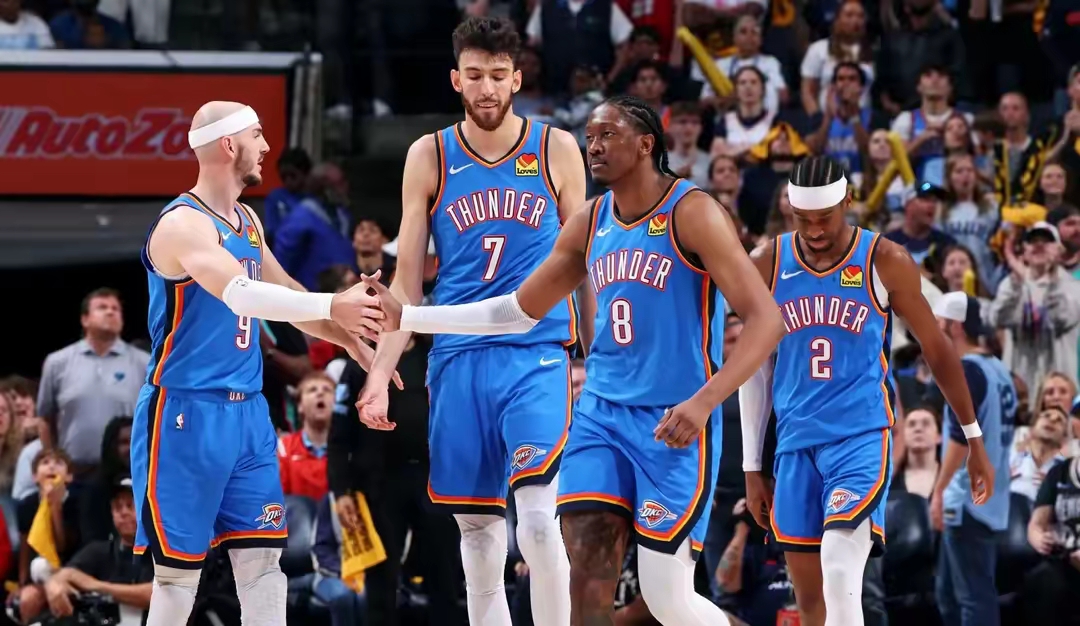 关于今晨突围战来临，丹佛掘金围绕NBA季后赛防线松动，底气十足，团队化学反应显著的信息